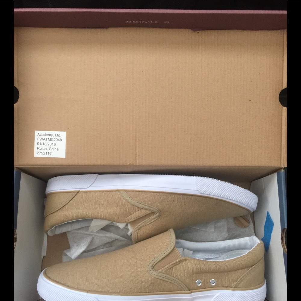 Men’s Shoes - Picture 2 of 3